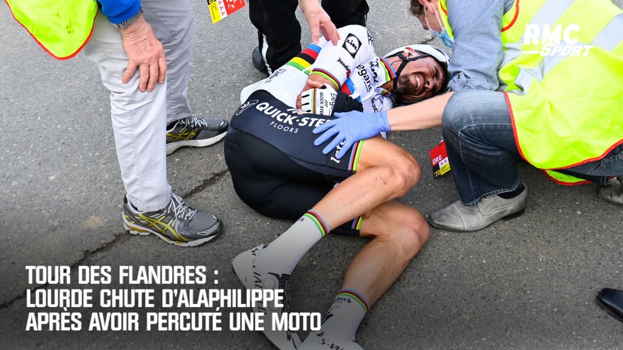 Tour des Flandres Lourde chute d Alaphilippe après avoir percuté une moto