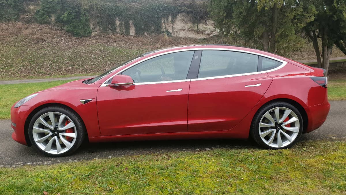 La Tesla Model D Barque En France On L A Test E