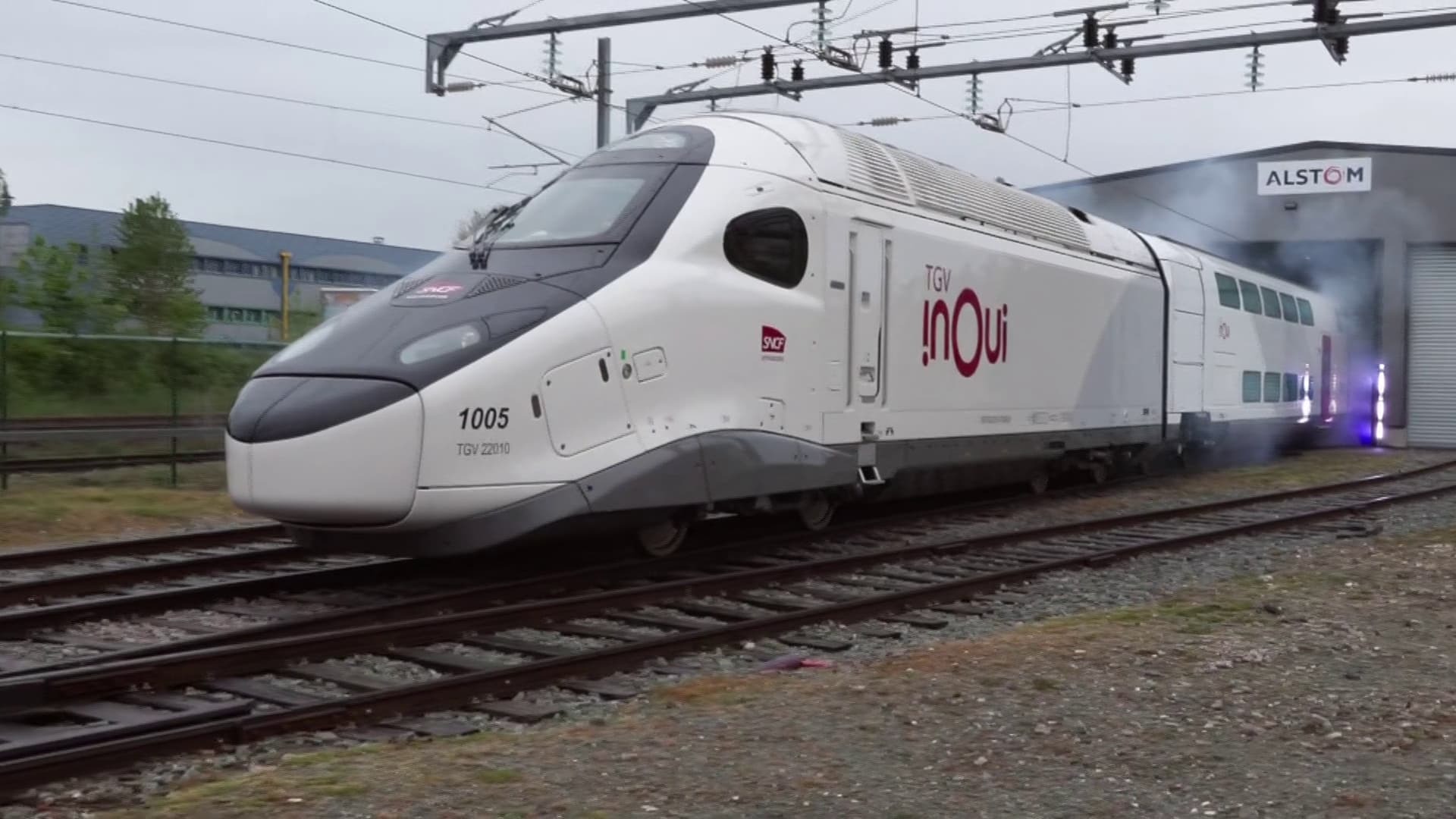 Nez aérodynamique peinture blanche les premières images du TGV M le