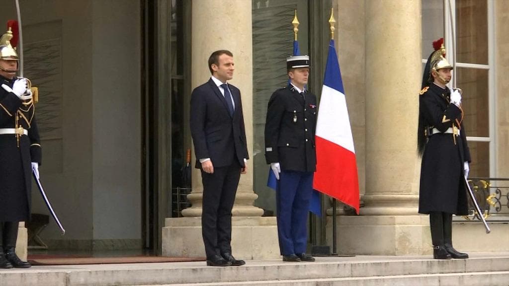 44 des Français jugent l action d Emmanuel Macron décevante