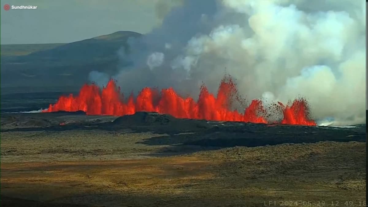 Les Images Spectaculaires De La Nouvelle Ruption Volcanique Sur La