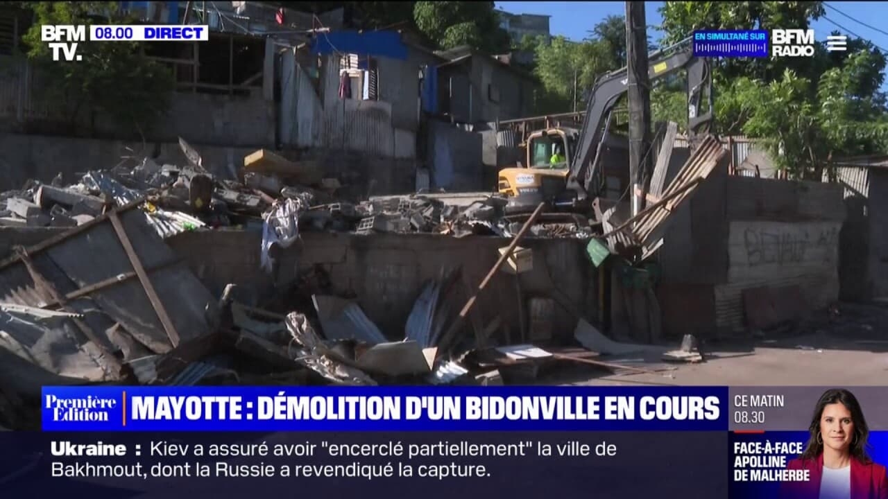 Mayotte La D Molition D Un Vaste Bidonville Talus A D But Dans Le