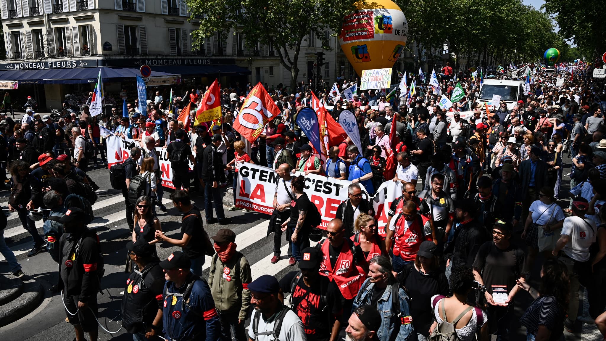 Retraites la CGT revendique 300 000 manifestants à Paris 31 000 selon