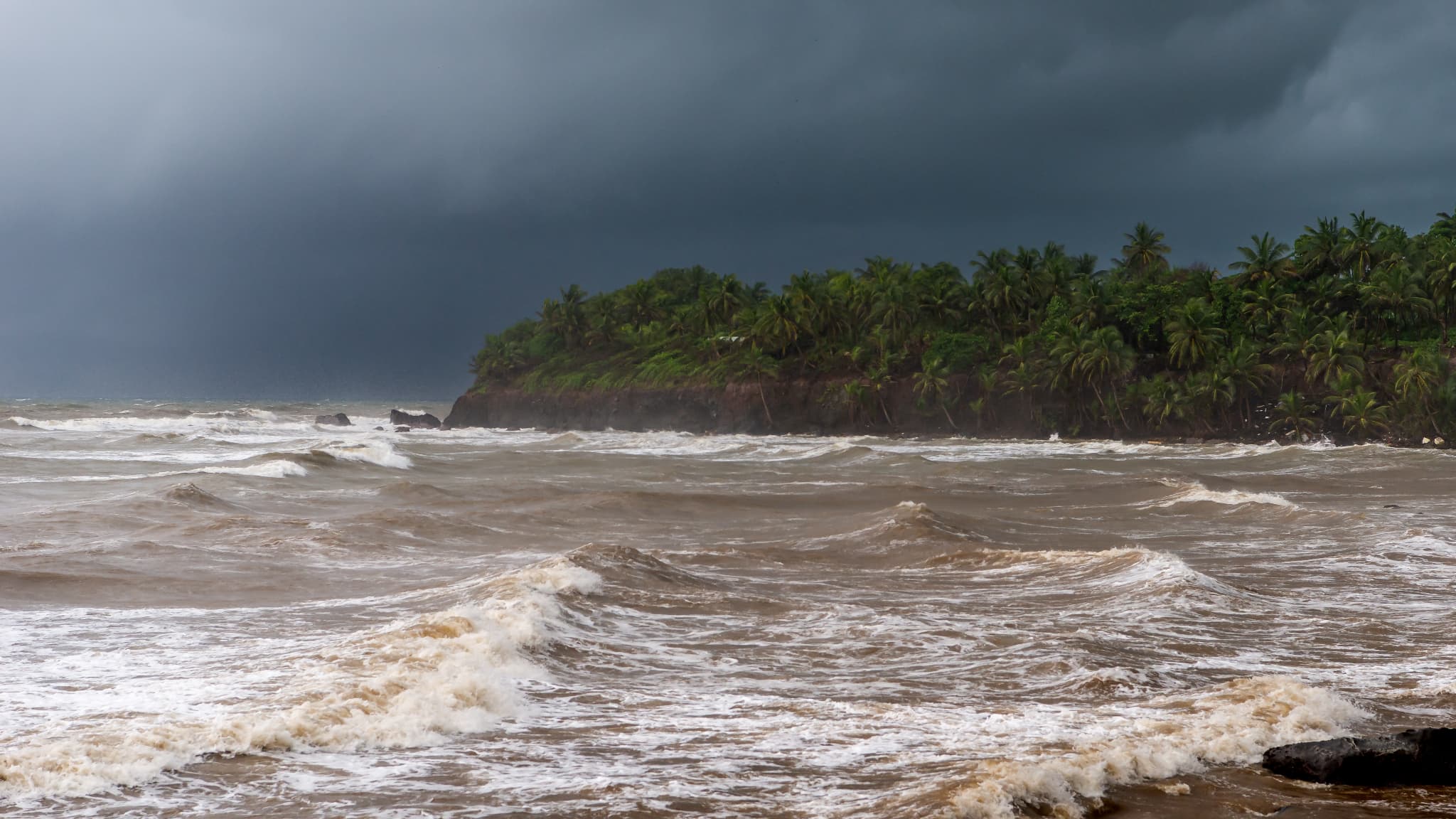 Fortes Pluies Et Orages La Guadeloupe Plac E En Vigilance Rouge