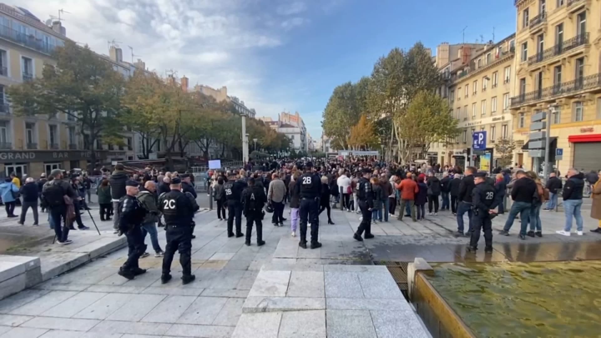 On est là pour la République 7 500 personnes ont marché contre l