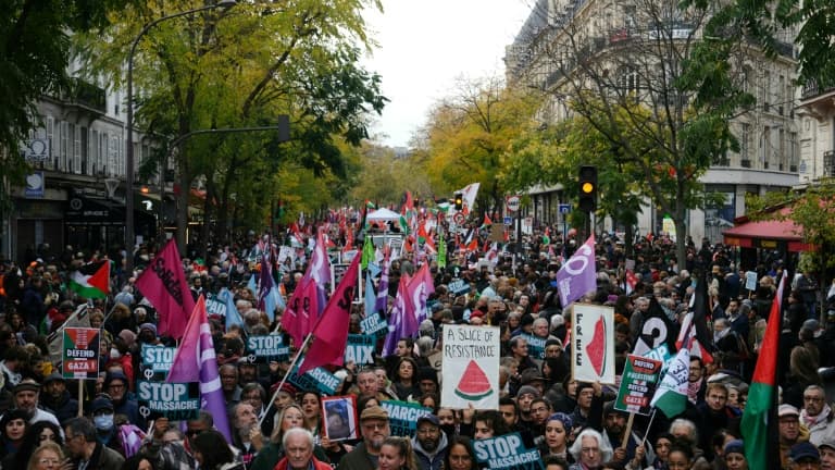 Paris Plusieurs Milliers De Personnes Manifestent Pour Un Cessez Le