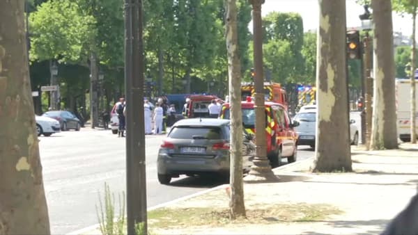 Une intervention de police en cours sur les Champs Élysées