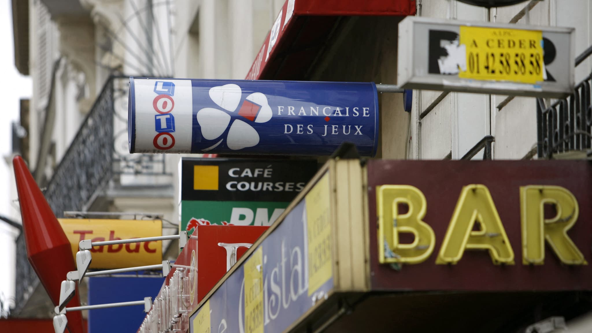 Harcèlement de rue la FDJ lance des lieux refuge dans ses points de