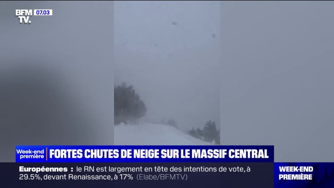 D Impressionnantes Chutes De Neige Sont Tomb Es Sur Le Massif Central