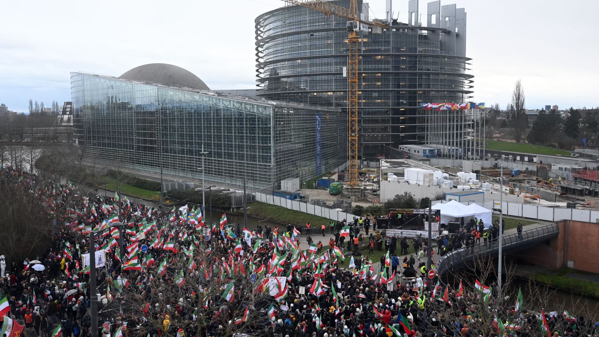 Strasbourg Personnes En Soutien Aux Manifestations En Iran