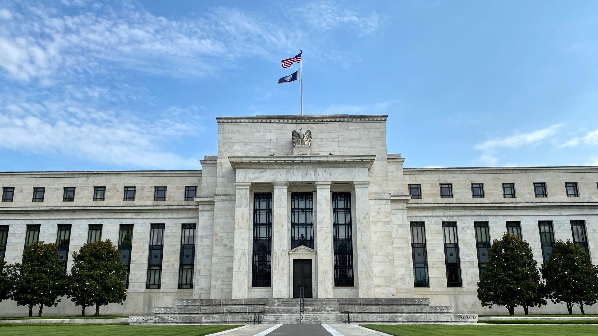 Etats Unis La Fed Abaisse Ses Taux D Un Demi Point De Pourcentage Une