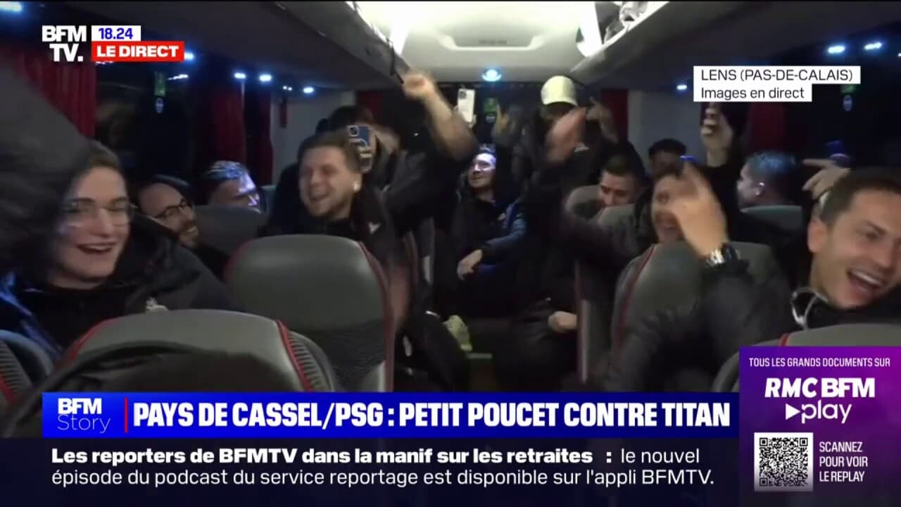 Coupe De France Dans Le Bus Avec Les Joueurs De Pays De Cassel Avant