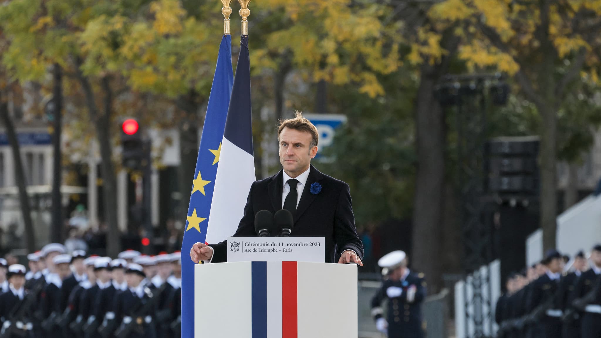 11 Novembre Macron rend hommage à un Soldat inconnu de tous les