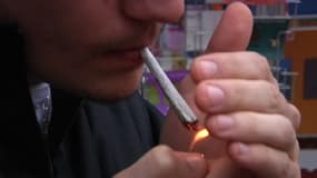 Les achats légaux à l'étranger et les achats illégaux via internet ou sous le manteau constituent 20% de la consommation de tabac en France.