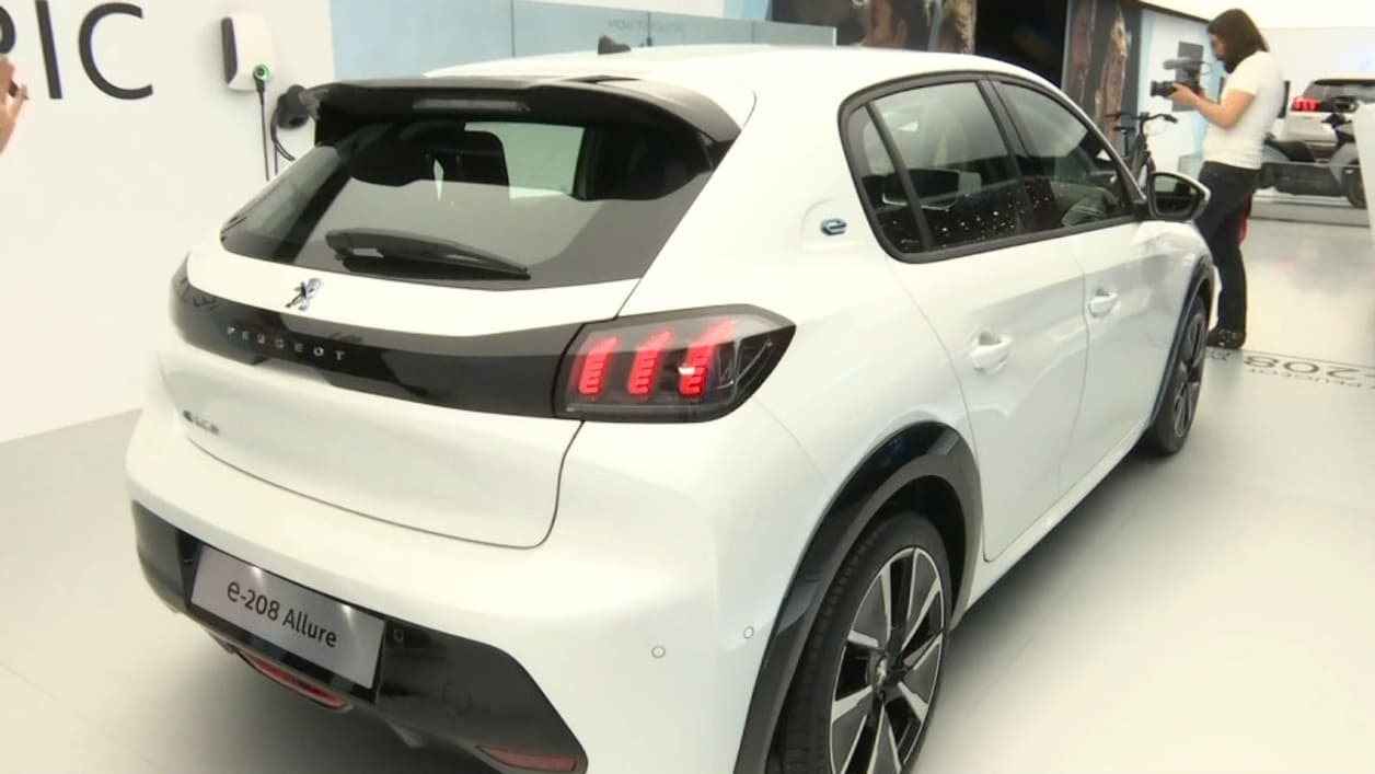 La nouvelle e208 au salon de Genève.