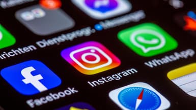 Les réseaux sociaux Facebook et Instagram.