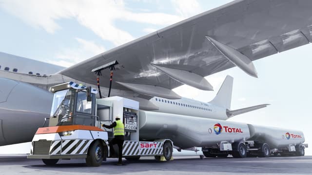 Destiné au site industriel d’Airbus à Toulouse, ce prototype sera capable de tracter deux citernes de 30 tonnes de carburant chacune.