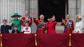 La famille royale au balcon de Buckingham à la fin de la cérémonie