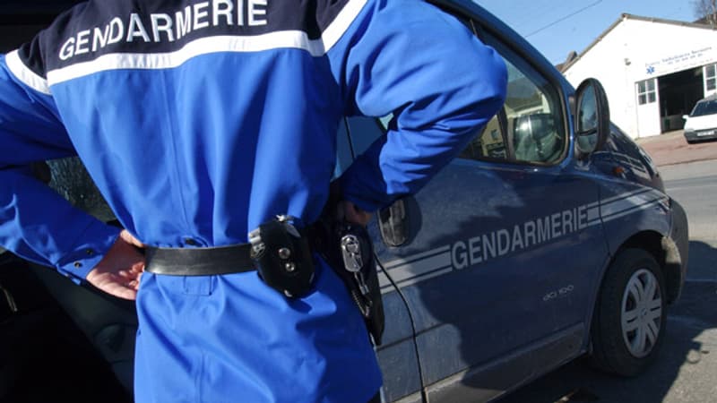 Gap: deux véhicules de gendarmerie percutés après une course-poursuite avec une voiture volée