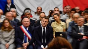Emmanuel Macron lors du Grand débat national à Gréoux-les-Bains le 07 mars 2019.