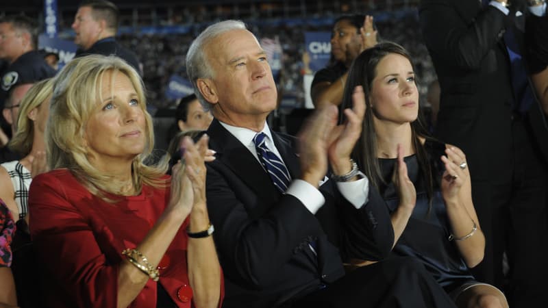 Jill Biden, Joe Biden et Ashley Biden, applaudissant Barack Obama lors de la Convention Nationale Démocrate le 28 août 2008