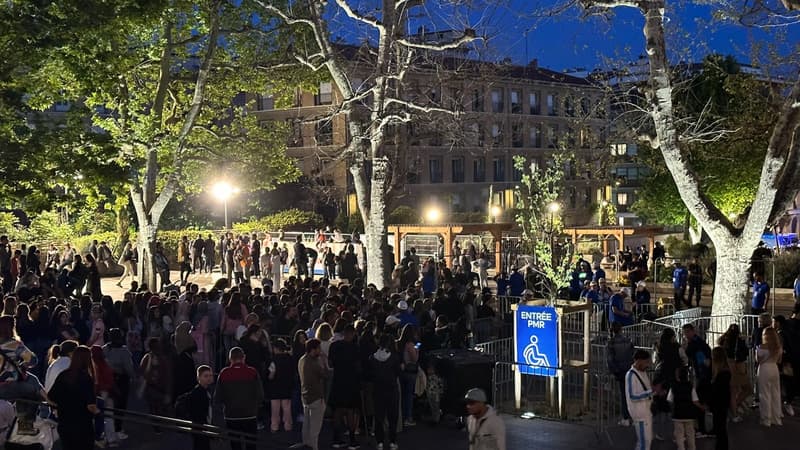 Les entrées dans la zone du concert pour l'arrivée de la flamme olympique au Vieux-Port ont été suspendues le 8 mai 2024.
