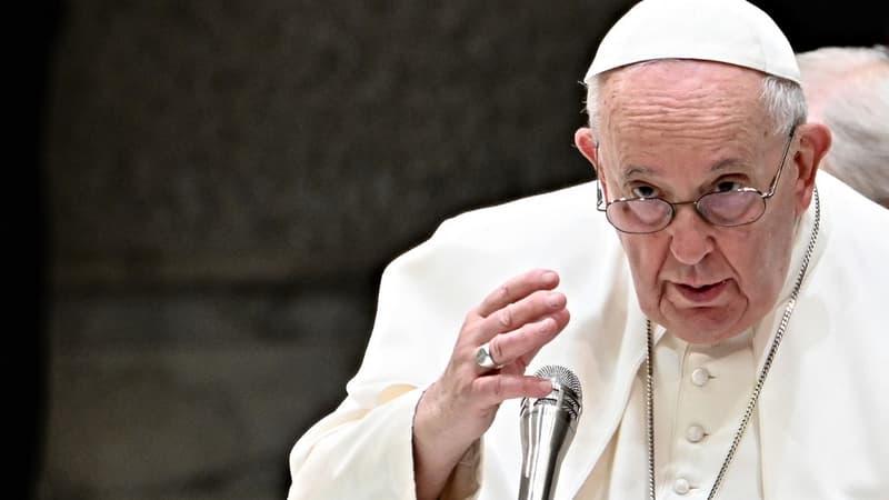 Le pape François amuse les internautes avec un tweet appelant à pratiquer les 