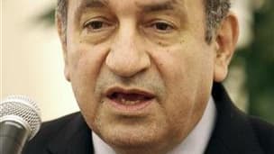 L'initiative politique d'Essam Charaf est destinée à calmer la colère des manifestants qui campent sur la place Tahrir depuis le 8 juillet.