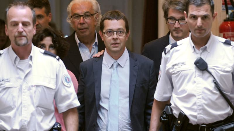 Le docteur Nicolas Bonnemaison, acquitté, à la sortie de la Cour d'assises des Pyrénées-Atlantiques.