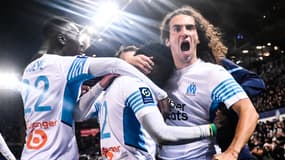 Mattéo Guendouzi et les joueurs de l'OM célèbrent un but