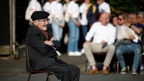 Bernard Duval, survivant du massacre de la prison de Caen en 1944, lors de la cérémonie en hommage aux résistants français à la prison de Caen (Calvados) le 5 juin 2024.
