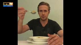 Pourquoi Ryan Gosling s’est-il filmé en train de manger des céréales?