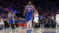  Joel Embiid des Philadelphia 76ers célèbre pendant le match contre les New York Knicks lors du Round 1 Game 3 des 2024 NBA Playoffs le 25 avril 2024.