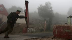 Un soldat israélien au mont Hermon, point culminant du Golan occupé par l'Etat hébreu