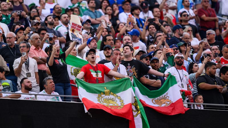 Coupe du monde 2026: drapeaux pré-révolution, hymne sifflé, rassemblements... le match entre l'Iran et la Nouvelle-Zélande entouré de contestations politiques