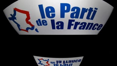 Le logo du Parti de la France affiché à Paris le 13 octobre 2016