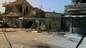 Maisons bombardées par les forces syriennes près de Homs. Le régime syrien a accepté le plan de paix en six points de Kofi Annan, qui a d'ores et déjà reçu l'aval du Conseil de sécurité /Photo prise le 24 mars 2012/REUTERS/Shaam News Network