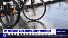 Les Parisiens s'adaptent à un été maussade