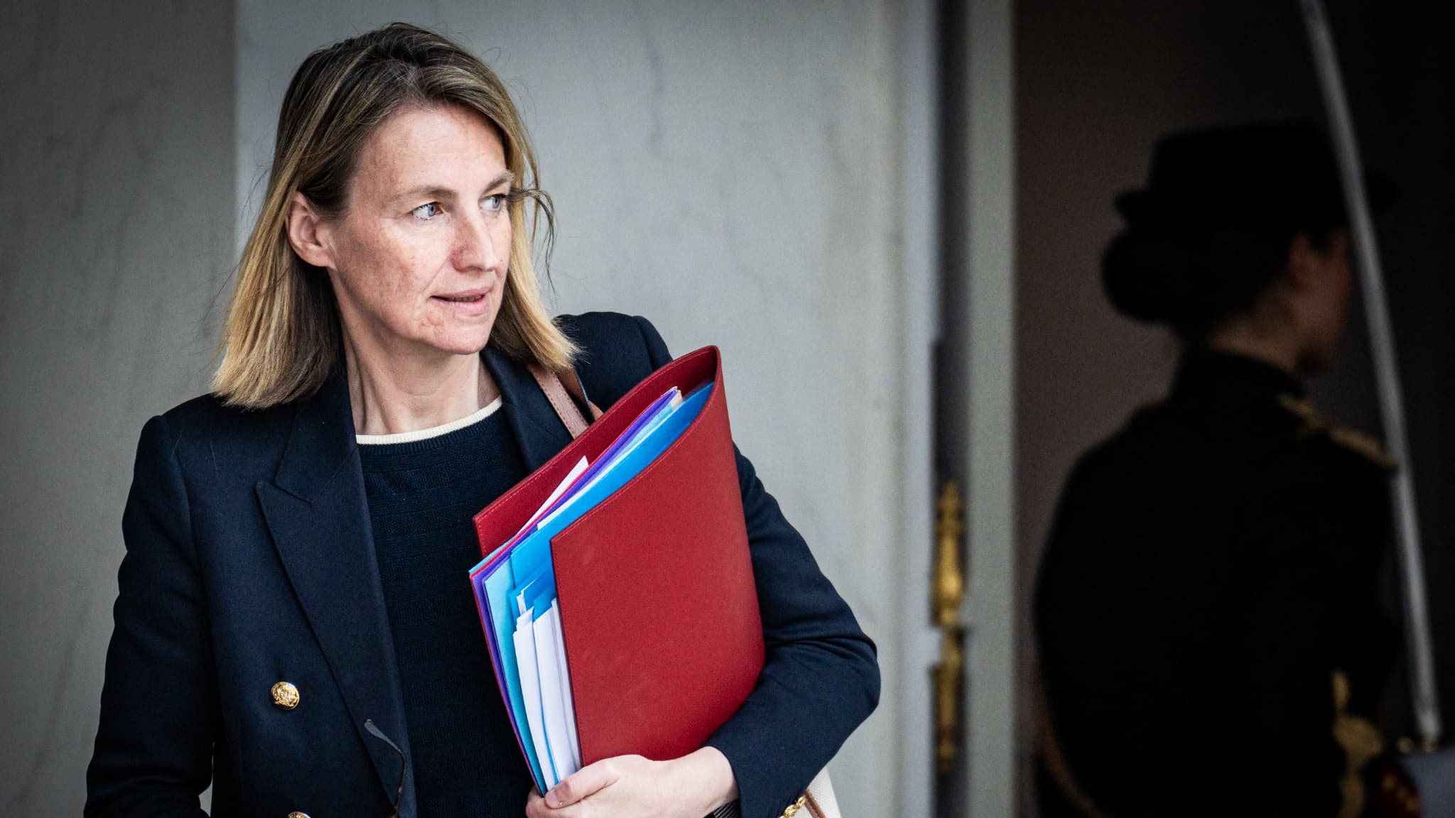 UNE PLAINTE VISE LA MINISTRE DU TRAVAIL DÉMISSIONNAIRE, L'ACCUSANT D'AVOIR ÉVITÉ UN REDRESSEMENT FISCAL À UNE ENTREPRISE