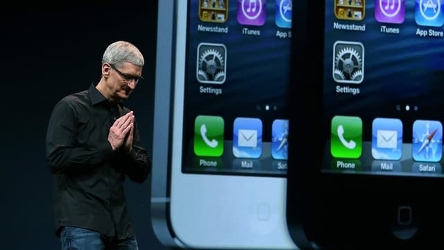 Apple a confirmé mardi que les ventes de l'iPhone, qui tirent sa croissance depuis des années, devraient reculer ce trimestre, ce qui constituerait une première depuis le lancement du produit en 2007.