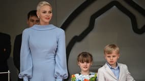 Charlene de Monaco le 29 mai 2022 à Monaco, avec ses enfants, Jacques et Gabriella.