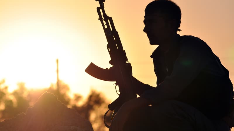 Un combattant kurde, à 50km de Raqqa.