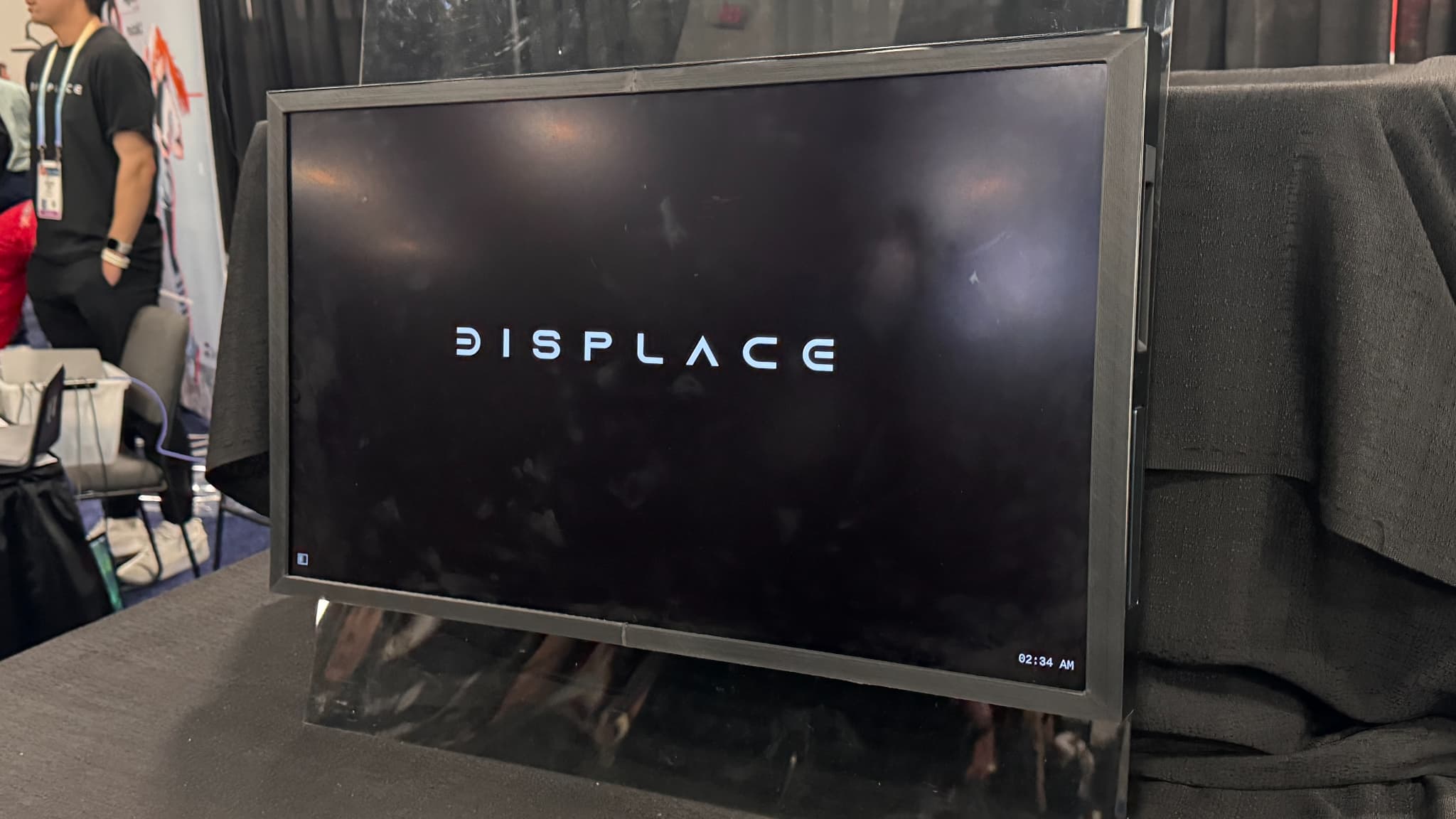 La télévision Displace Mini sur le stand de la marque au CES 2024. La télévision Displace Mini sur le stand de la marque au CES 2024.