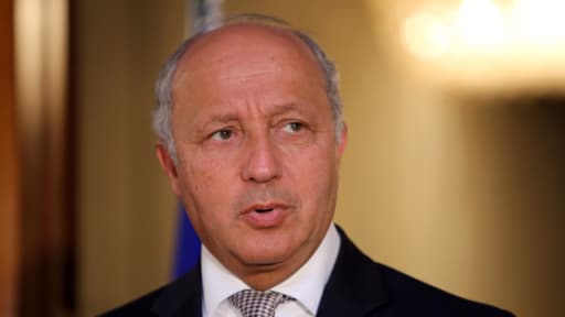 Le ministre des Affaires étrangères, Laurent Fabius, lors de sa conférence de presse dimanche à Badgad, en Irak.