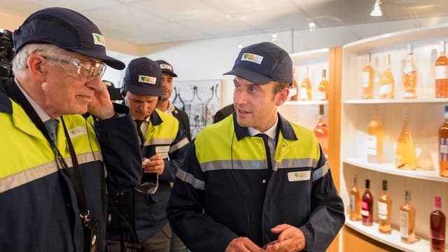 Jean-Pierre Floris (à gauche), ex-PDG de Verallia, a été nommé délégué interministériel aux restructurations d'entreprises. En mai dernier, il recevait Emmanuel Macron pour une visite de l'usine Verallia d'Albi