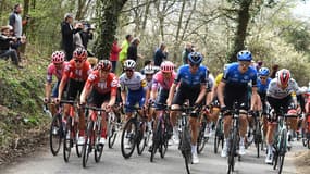 Le peloton de Paris-Nice
