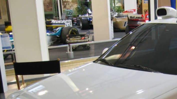 Les deux phases de la 406 ont été utilisées dans Taxi, ainsi que la 407, pour le dernier film de la série, tourné en 2007. Les deux phases de la 406 ont été utilisées dans Taxi, ainsi que la 407, pour le dernier film de la série, tourné en 2007.