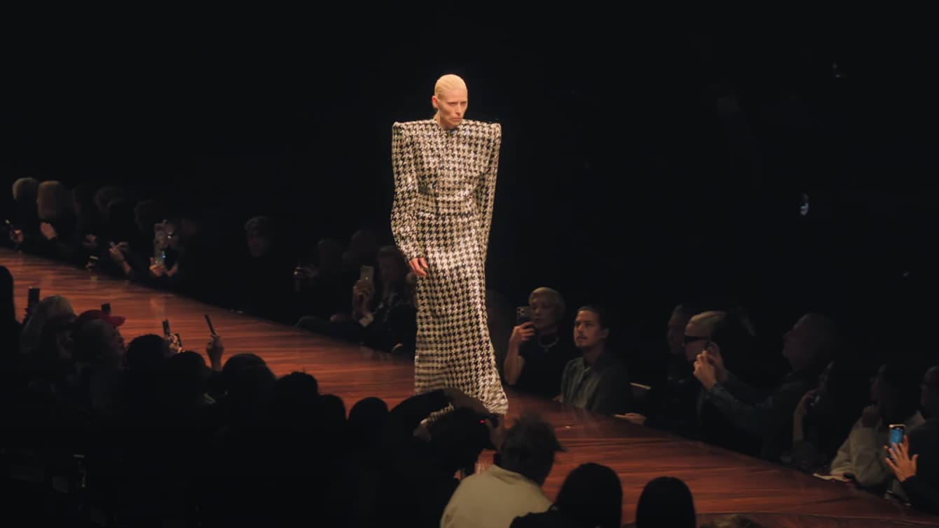 Défilé Balenciaga printemps été 2025, le 30 septembre 2024