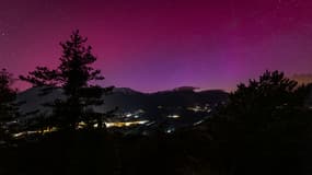 Les images des aurores boréales observées dans le ciel des Alpes du Sud, à Embrun, dans la nuit du 10 au 11 mai 2024