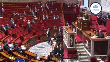 Première séance de questions-réponses seul de Gabriel Attal à l'Assemblée nationale
